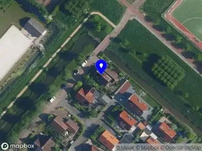 Ambulance met grote spoed naar de Calypso in Nieuw-Vennep