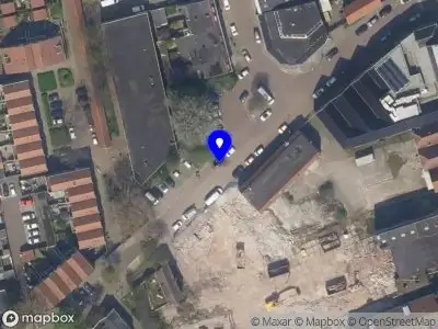 Ambulance met grote spoed naar de Vetteoordskade in Vlaardingen