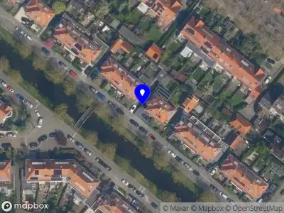 Ambulance met grote spoed naar de Breitnersingel in Rotterdam