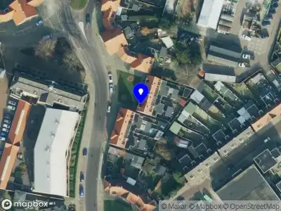 Politie naar de Biezenstraat in Almelo vanwege steekincident