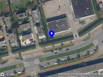 Ambulance met grote spoed naar de Jacques Dutilhweg in Rotterdam