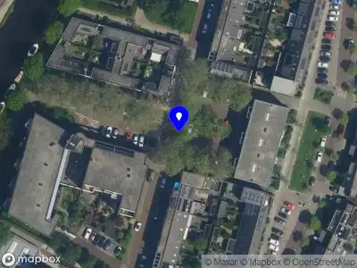 Ambulance met grote spoed naar de Prins Willem-Alexanderplein in Haarlem