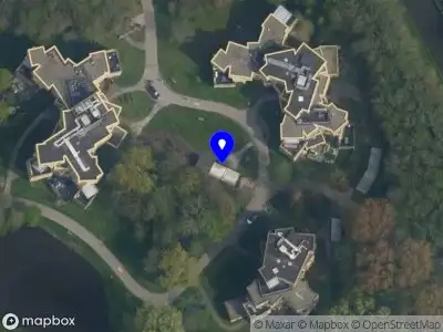 Brandweer met gepaste spoed naar de Landweg in Monster vanwege een liftopsluiting