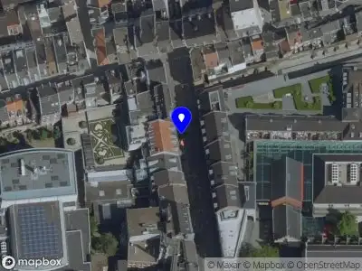 Politie naar de Helmstraat in Maastricht vanwege aanrijding met letsel