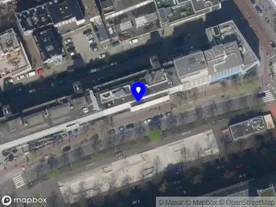 Ambulance met grote spoed naar de Westblaak in Rotterdam