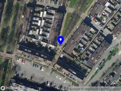 Ambulance met grote spoed naar de Willem van Leenpad in Hendrik-Ido-Ambacht