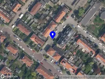 Politie naar de Schoolstraat in Rotterdam