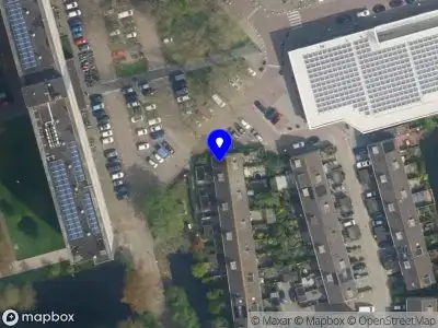 Ambulance met gepaste spoed naar de Ravelstraat in Delft