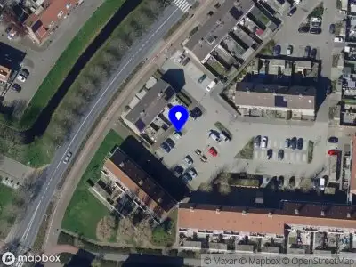 Ambulance met grote spoed naar de Kosmos in Hellevoetsluis