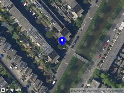 Ambulance met grote spoed naar de Krakeendstraat in 's-Gravenhage