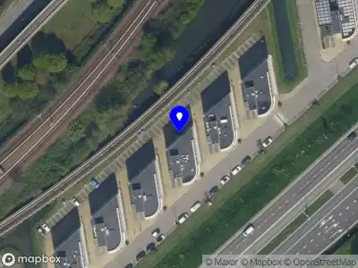 Ambulance met grote spoed naar de Rhijnspoor in Capelle aan den IJssel