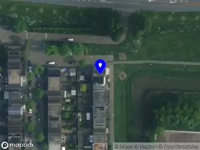 Ambulance met gepaste spoed naar de Spankerenkade in Amsterdam