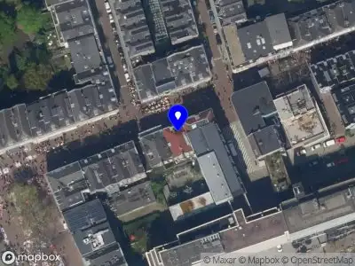 Ambulance met grote spoed naar de Oude Binnenweg in Rotterdam