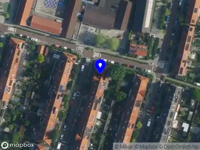 Ambulance met grote spoed naar de Arent Krijtsstraat in Diemen