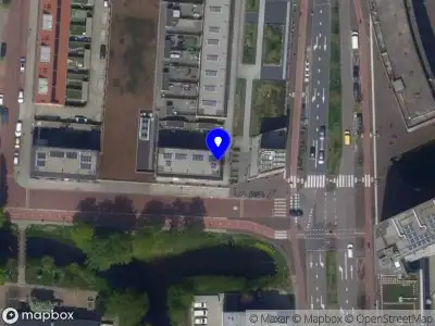 Ambulance met gepaste spoed naar de Drakensteynplaats in Leiden