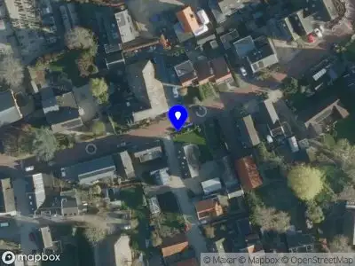 Ambulance met grote spoed naar de Kerkstraat in Kedichem