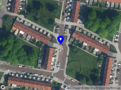 Ambulance met grote spoed naar de Willem van Hembyzestraat in Amsterdam