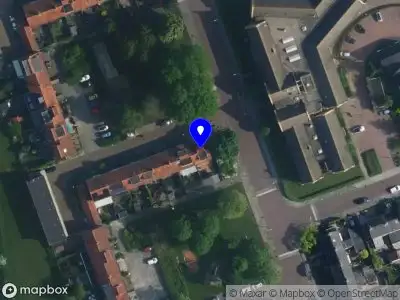 Ambulance en brandweer met grote spoed naar de Beekmanstraat in Hoofddorp vanwege gebouwbrand