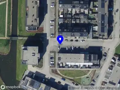 Ambulance met grote spoed naar de Overstapwei in Barendrecht