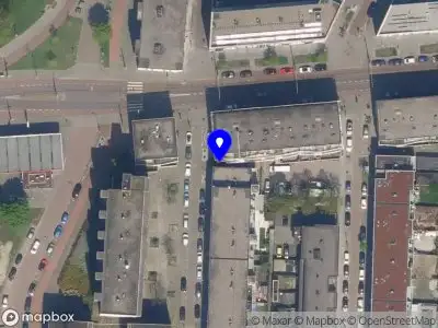 Ambulance met gepaste spoed naar de Wollefoppenstraat in Rotterdam