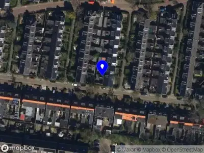 Brandweer met grote spoed naar de Simon de Vliegerstraat in Leeuwarden vanwege waarnemen gaslucht