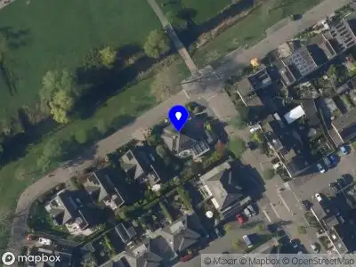 Brandweer met grote spoed naar de Canadalaan in Alphen aan den Rijn vanwege gebouwbrand