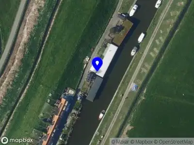 Ambulance met grote spoed naar de Hargervaart in Schoorl