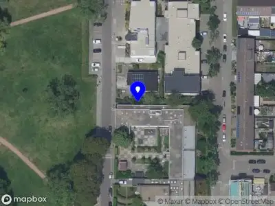 Brandweer met gepaste spoed naar de Marslaan in Bergen op Zoom vanwege een buitenbrand