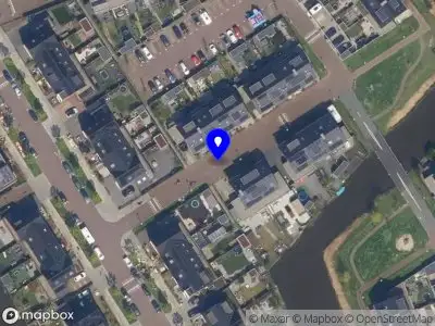 Ambulance met grote spoed naar de Celsiusstraat in Rotterdam