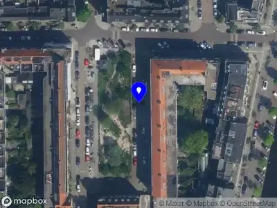 Ambulance met gepaste spoed naar de Legmeerstraat in Amsterdam