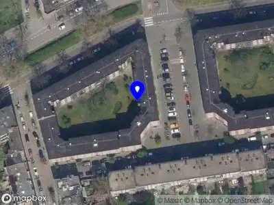 Ambulance met grote spoed naar de De Savornin Lohmanlaan in Rotterdam