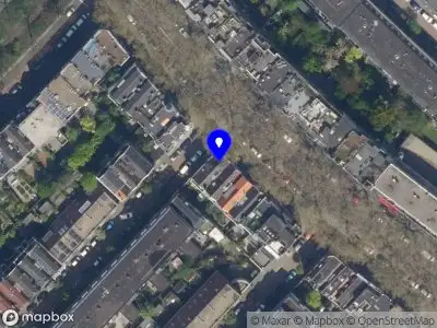 Ambulance met gepaste spoed naar de Rodenrijselaan in Rotterdam