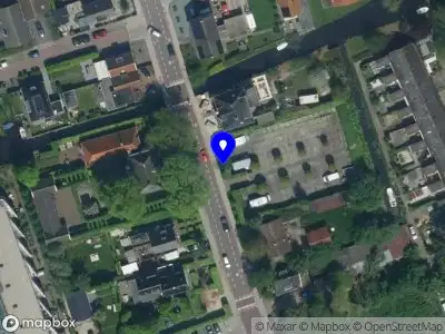 Ambulance met grote spoed naar de De Hoper in Oostzaan