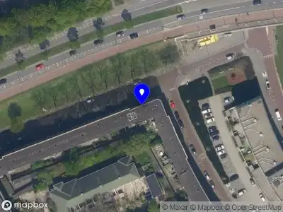 Ambulance met gepaste spoed naar de Spaansebocht in Rotterdam