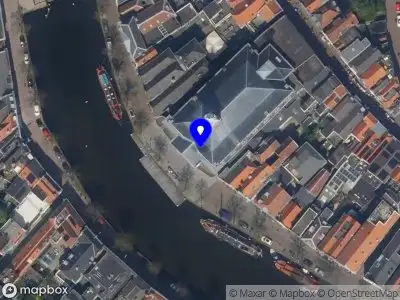 Brandweer met gepaste spoed naar de Westvest in Schiedam vanwege afhijsen patient