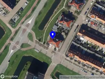 Ambulance met grote spoed naar de Riederbunder in Barendrecht