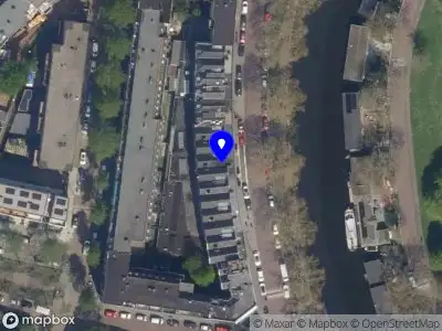 Ambulance met gepaste spoed naar de Soetendaalsekade in Rotterdam