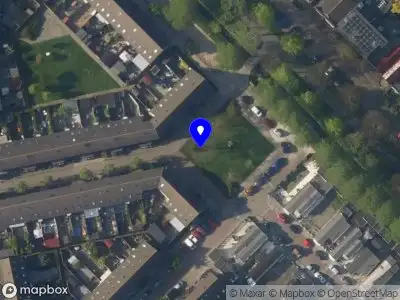 Ambulance met grote spoed naar de Lau Mazirelstraat in Leiden