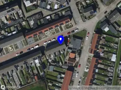 Ambulance met grote spoed naar de Bloemstraat in Achthuizen