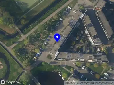 Ambulance met gepaste spoed naar de Magda de Haasstraat in Leiden