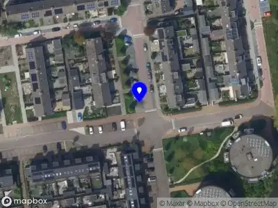 Ambulance met grote spoed naar de Mimosastraat in Roelofarendsveen vanwege grote brand