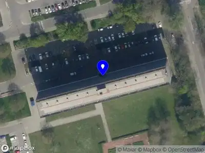 Ambulance met grote spoed naar de Favrestraat in Rotterdam