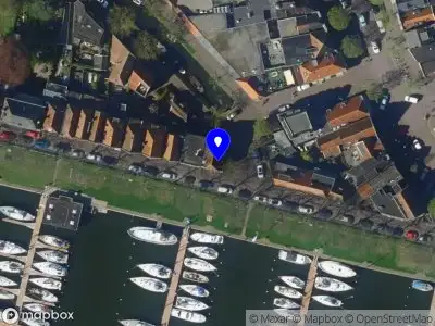 Ambulance met grote spoed naar de Waterborg in Medemblik