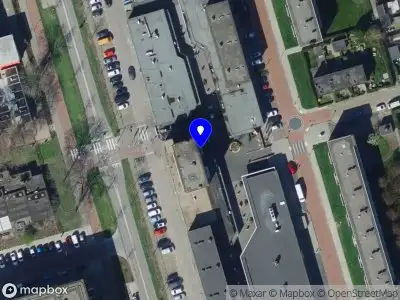 Ambulance met grote spoed naar de 't Plateau in Spijkenisse