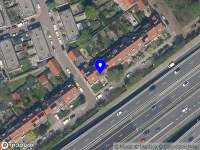 Ambulance met grote spoed naar de Schansweg in Rotterdam