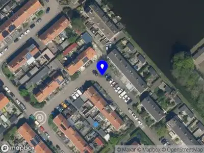 Brandweer met grote spoed naar de Marijkestraat in Ouderkerk aan den IJssel vanwege stankoverlast