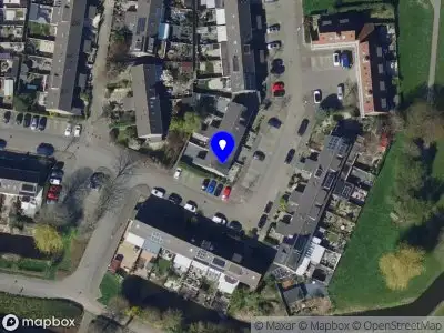 Ambulance met grote spoed naar de Marter in Hellevoetsluis