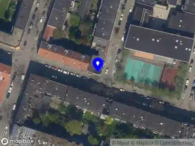 Ambulance met grote spoed naar de Gijsingstraat in Rotterdam