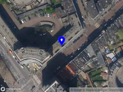 Ambulance met grote spoed naar de Nieuwe Binnenweg in Rotterdam