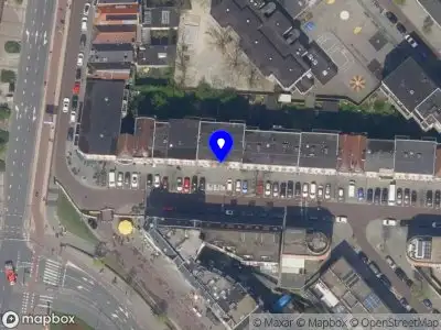 Ambulance met gepaste spoed naar de Bloemfonteinstraat in Rotterdam